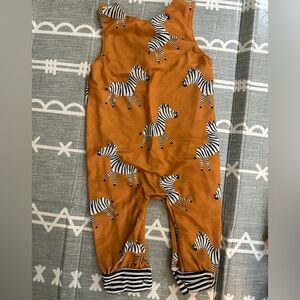 Zebra button Romper 9 months